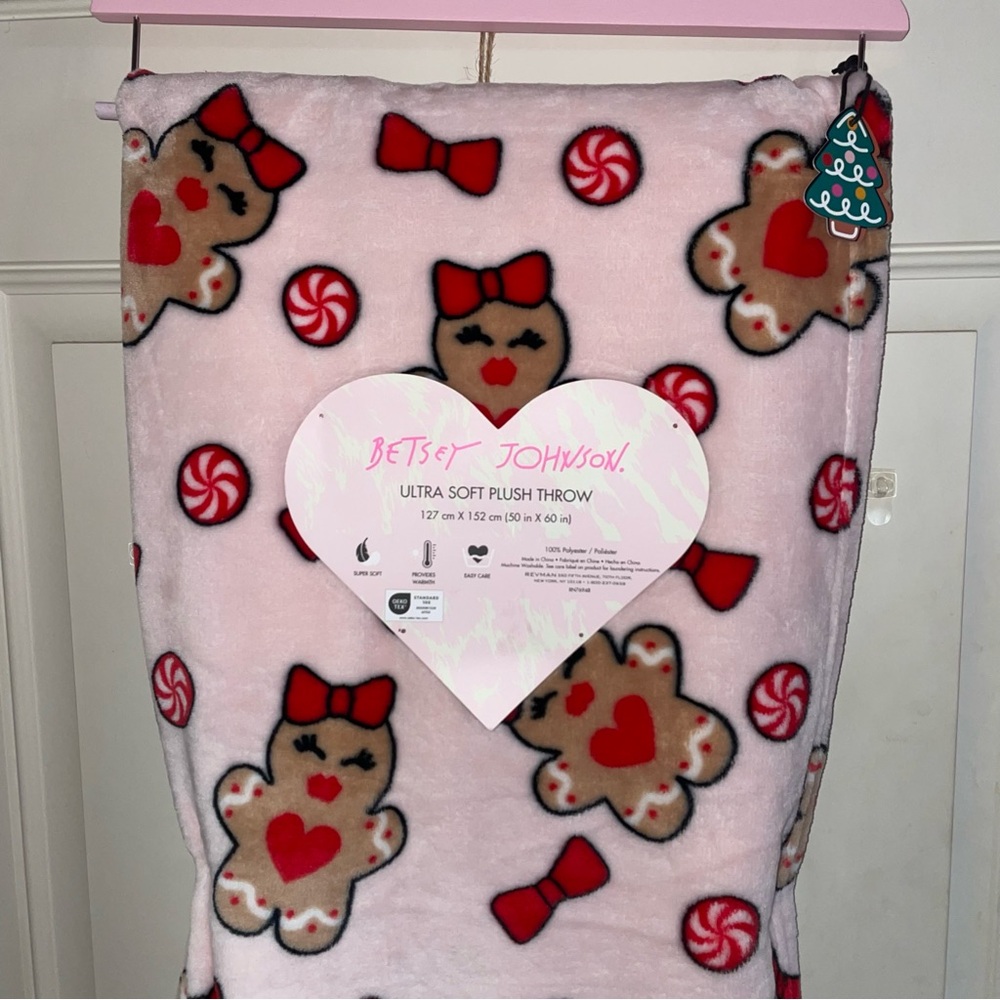 Pink gingerbread Christmas blanket